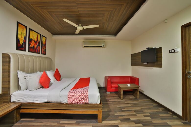 Oyo 29657 Hotel The Emerald