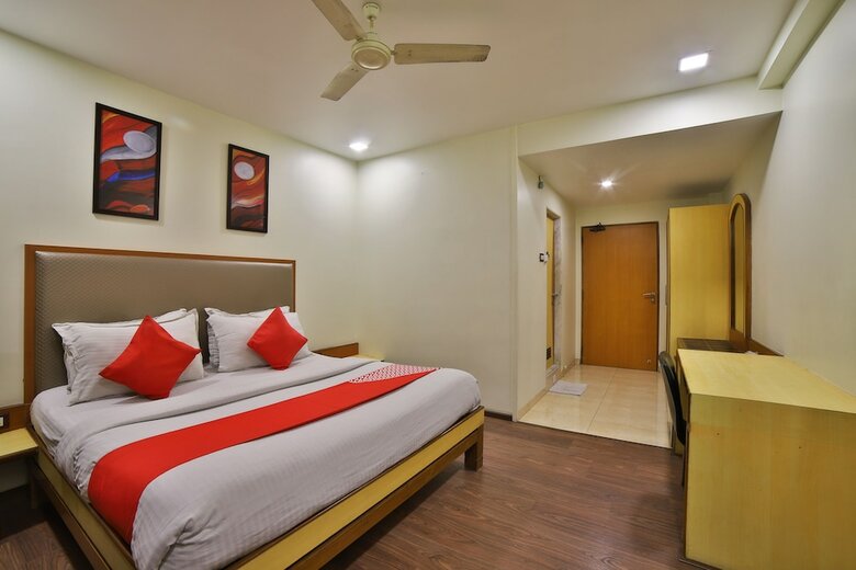 Oyo 29657 Hotel The Emerald