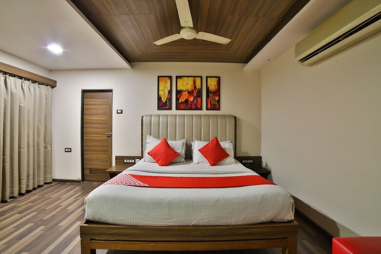 Oyo 29657 Hotel The Emerald