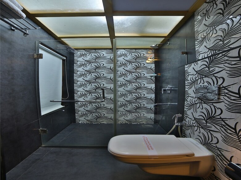 Oyo 29657 Hotel The Emerald