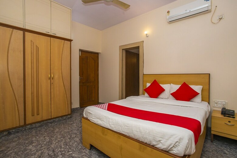 Hotel Oyo 24118 Slv Enterprises