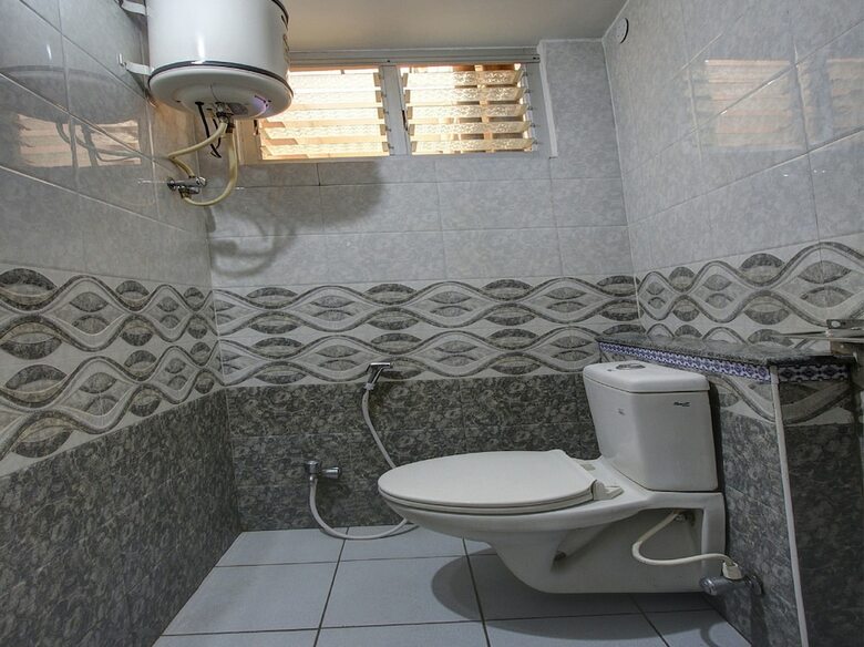 Oyo 28738 Abbirami Hotels