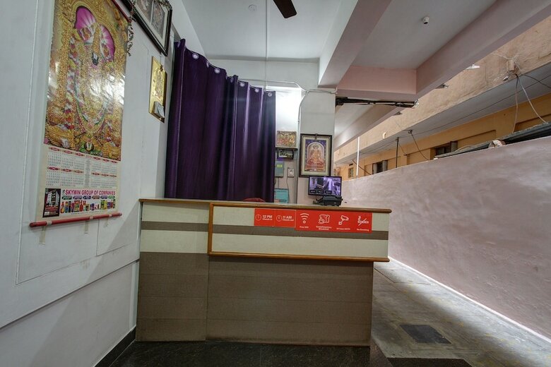 Oyo 28738 Abbirami Hotels