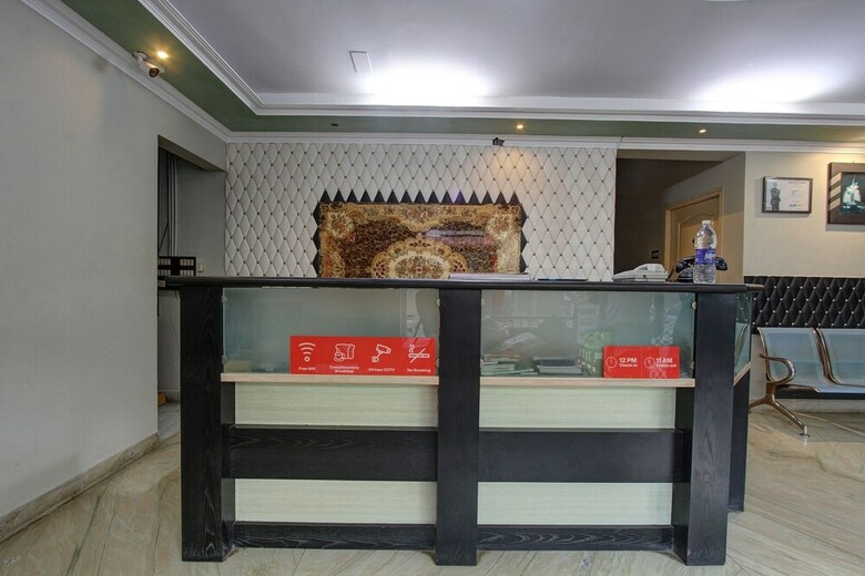 Oyo 35504 Royal Park Hotal