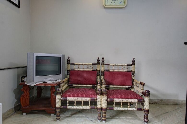 Oyo 35504 Royal Park Hotal