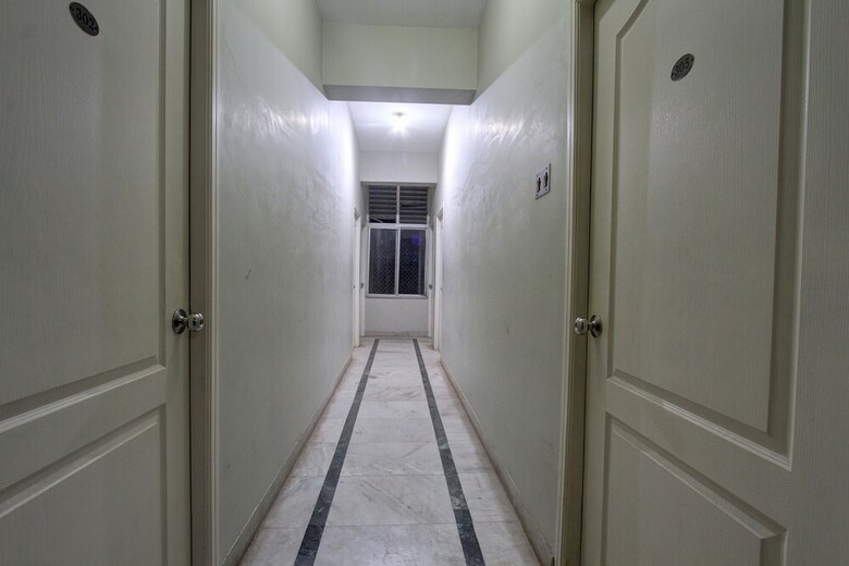 Oyo 35504 Royal Park Hotal