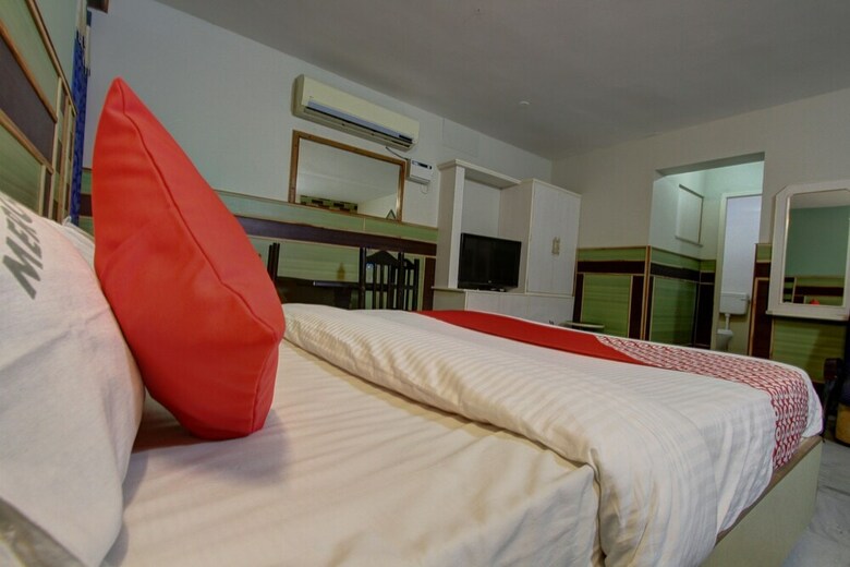 Oyo 35504 Royal Park Hotal