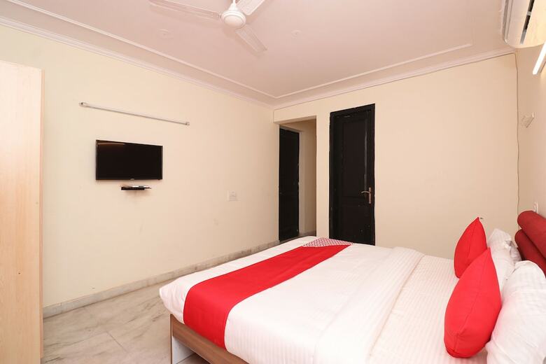 Hotel Oyo 28232 The Golden Circle