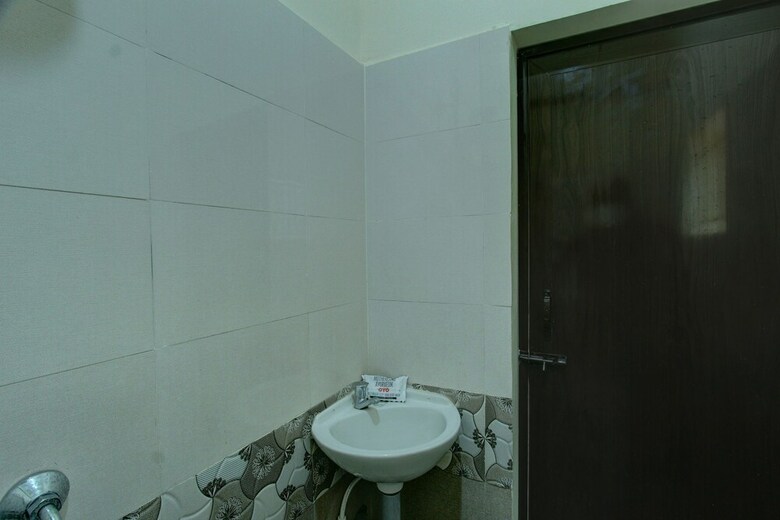 Hotel Oyo Flagship 27691 Snv Garden Main Road