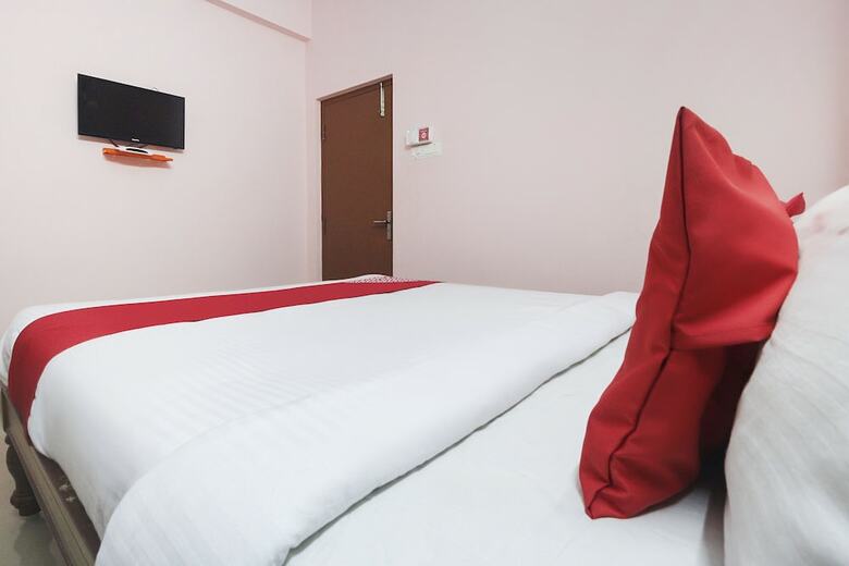 Hotel Oyo 8053 Banu Residency
