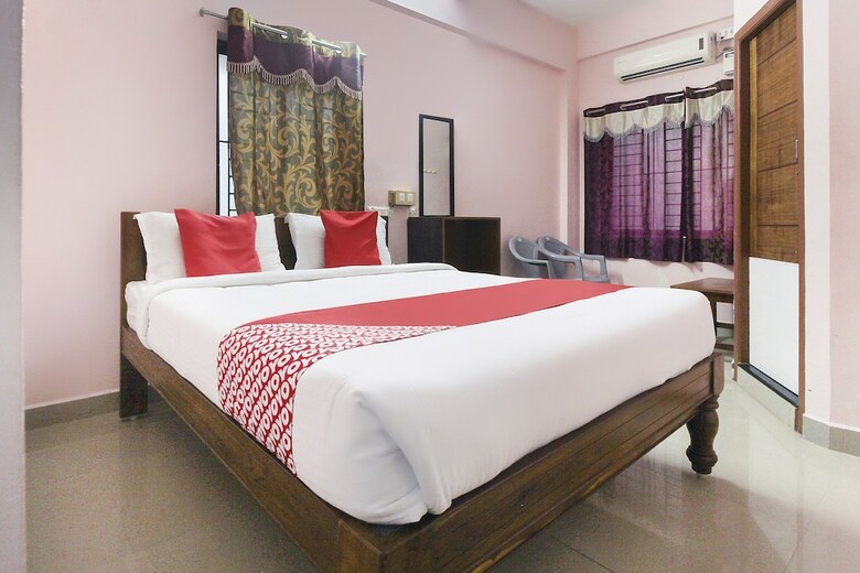Hotel Oyo 8053 Banu Residency