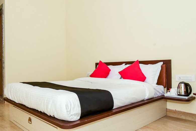Hotel Capital O 38804 Eight Steps Resort