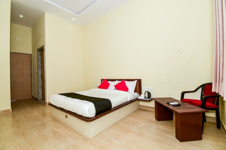 Hotel Capital O 38804 Eight Steps Resort