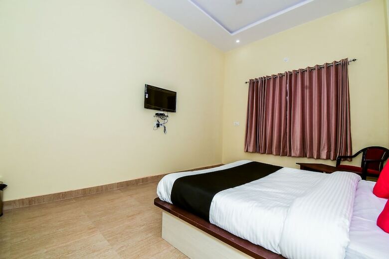 Hotel Capital O 38804 Eight Steps Resort