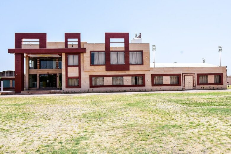Hotel Capital O 38804 Eight Steps Resort