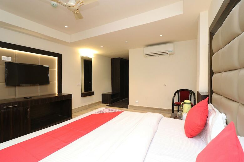 Hotel Oyo 24608 Sanjay Galaxy Premium
