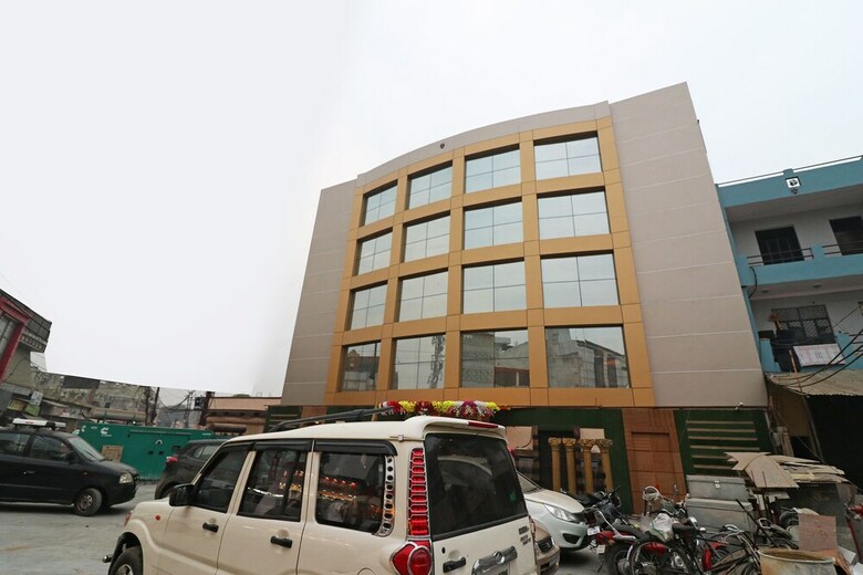 Hotel Oyo 24608 Sanjay Galaxy Premium