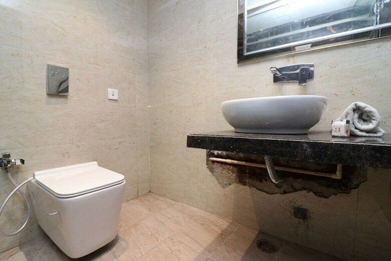 Hotel Oyo 24608 Sanjay Galaxy Premium