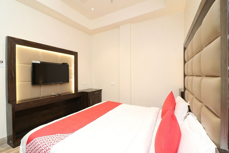 Hotel Oyo 24608 Sanjay Galaxy Premium