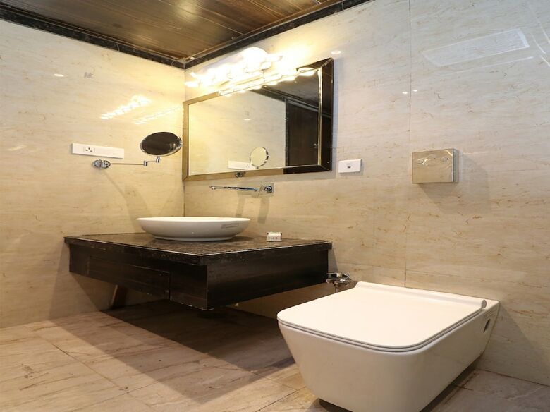 Hotel Oyo 24608 Sanjay Galaxy Premium