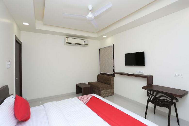 Hotel Oyo 24707 Comfort Inn