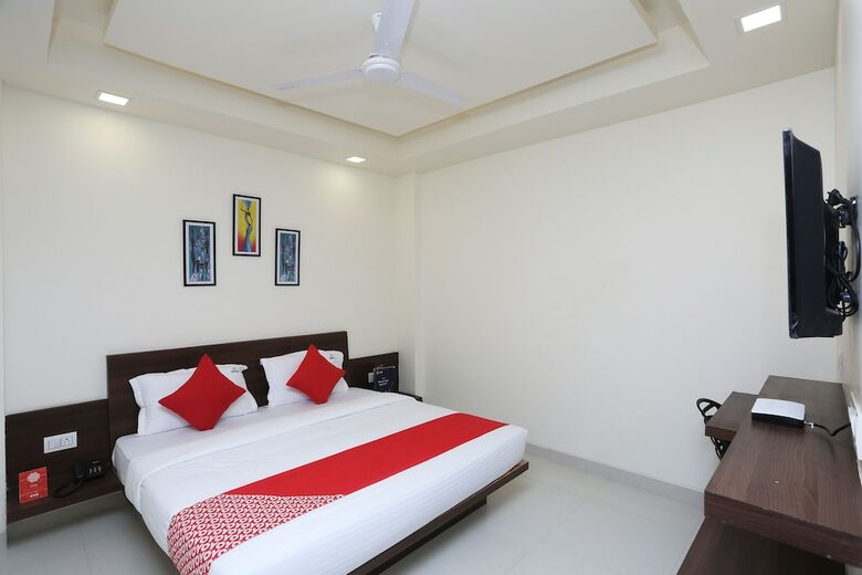 Hotel Oyo 24707 Comfort Inn