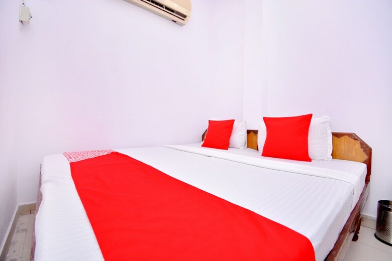 Oyo 40793 Hotel S--55 Inn