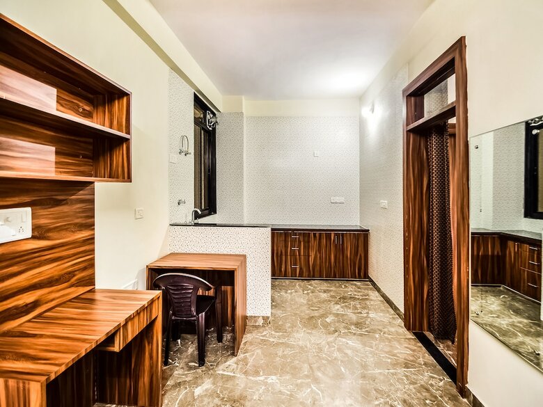 Hotel Oyo 30911 Eleven 43 Suites