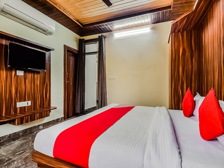 Hotel Oyo 30911 Eleven 43 Suites