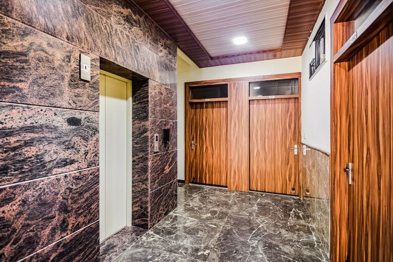 Hotel Oyo 30911 Eleven 43 Suites