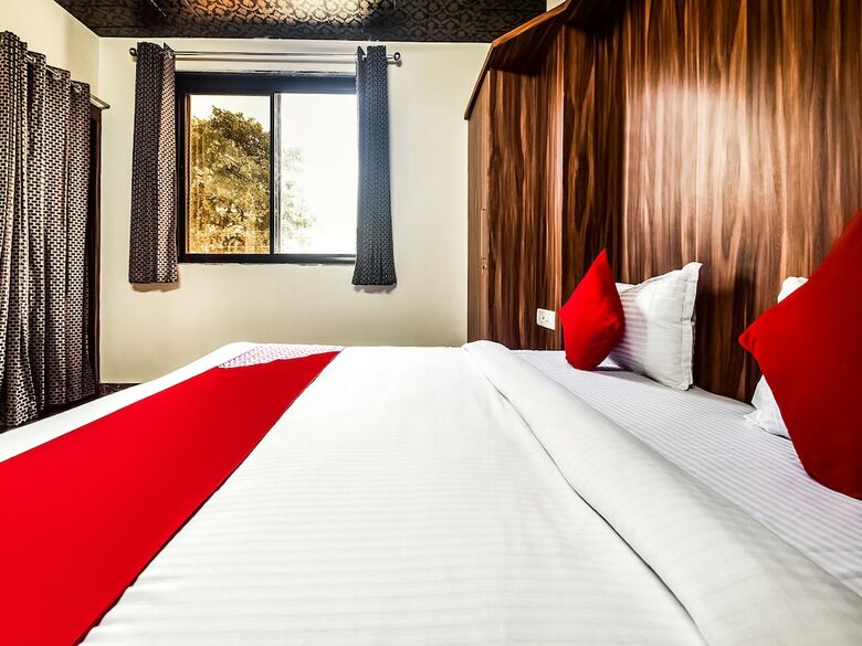 Hotel Oyo 30911 Eleven 43 Suites