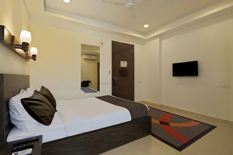 Hotel Collection O 30119 Regalia