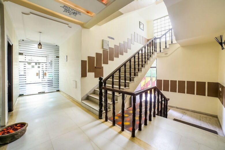 Capital O 38526 Hotel Epic