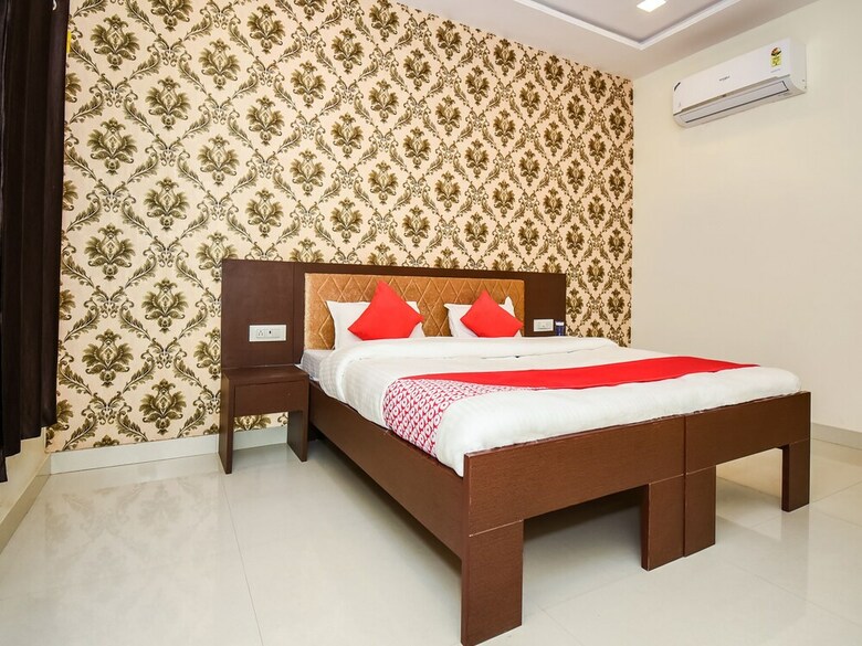 Hotel Oyo 28740 Empire Greens