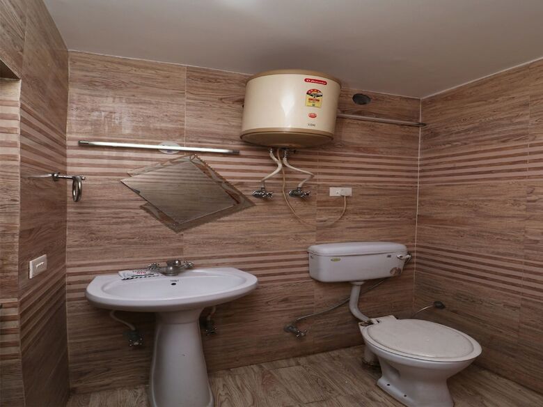 Oyo 29660 Hotel Vardhman Classic