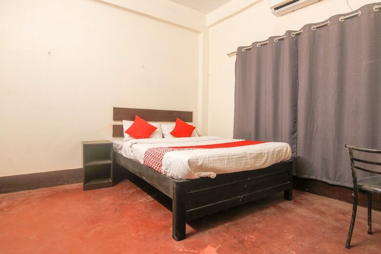 Hotel Oyo 22421 Indiraj