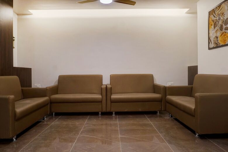 Hotel Capital O 38128 Omkar Executive