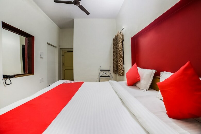 Oyo 30231 Hotel Anshu