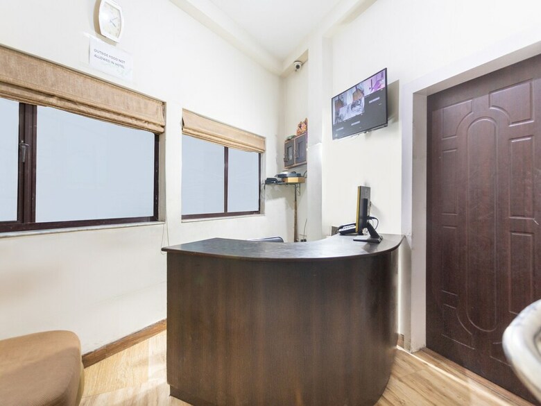 Hotel Oyo 24312 Maple The Residence