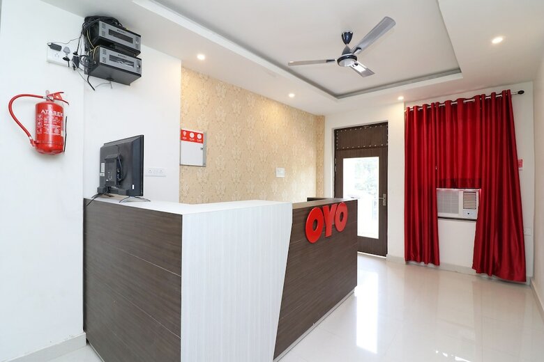 Hotel Oyo 18848 Paradise Inn
