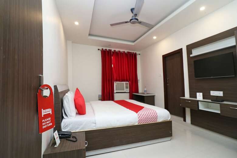 Hotel Oyo 18848 Paradise Inn