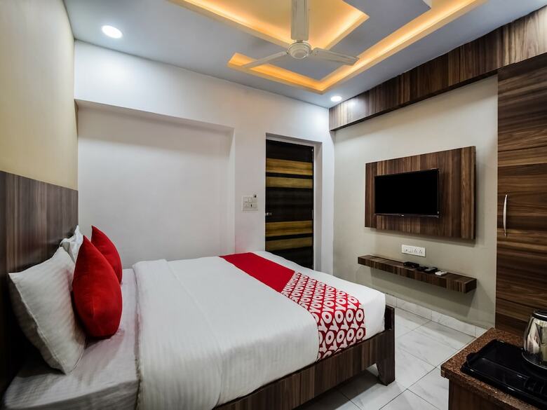 Hotel Oyo 29111 Tak International