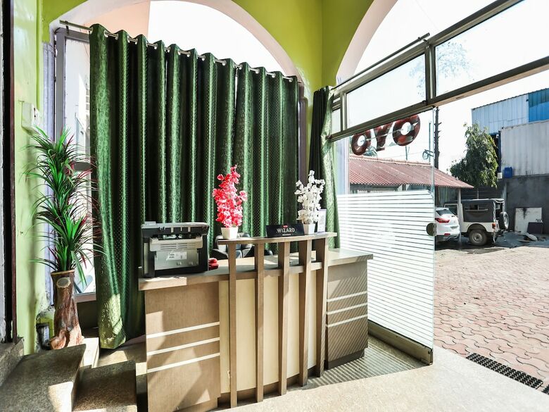 Hotel Oyo 30366 German Cafe