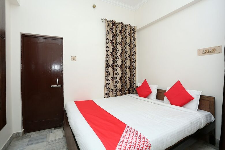 Hotel Oyo 28614 Bless Inn