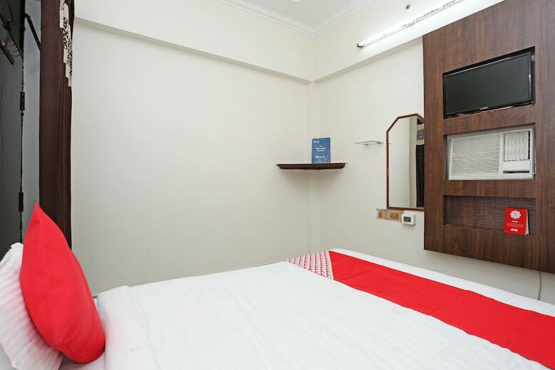 Hotel Oyo 28614 Bless Inn