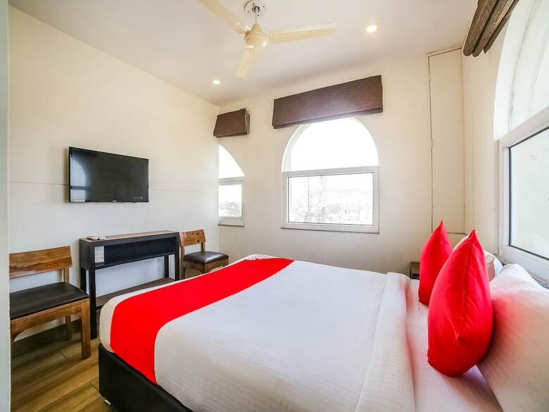 Oyo 29691 Hotel Avalon