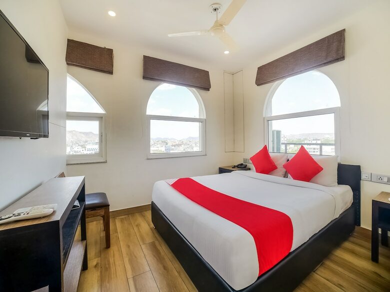 Oyo 29691 Hotel Avalon