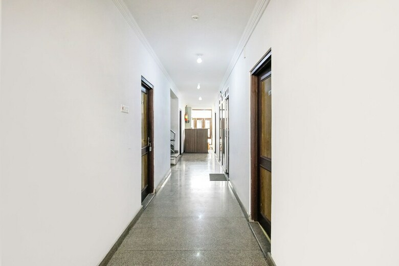 Oyo 26454 City Star Hotel & Restaurant