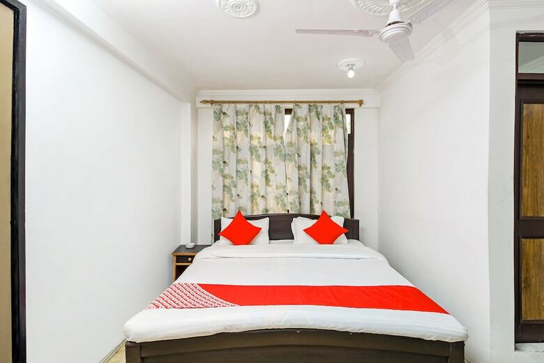 Oyo 26454 City Star Hotel & Restaurant