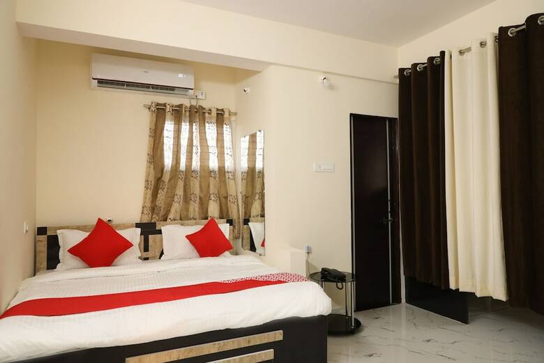 Hotel Oyo 30905 Uk Villa